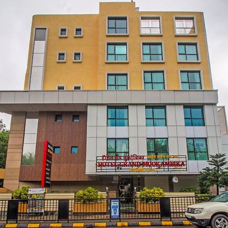 Grand Mookambika Hotel Navi Mumbai Buitenkant foto