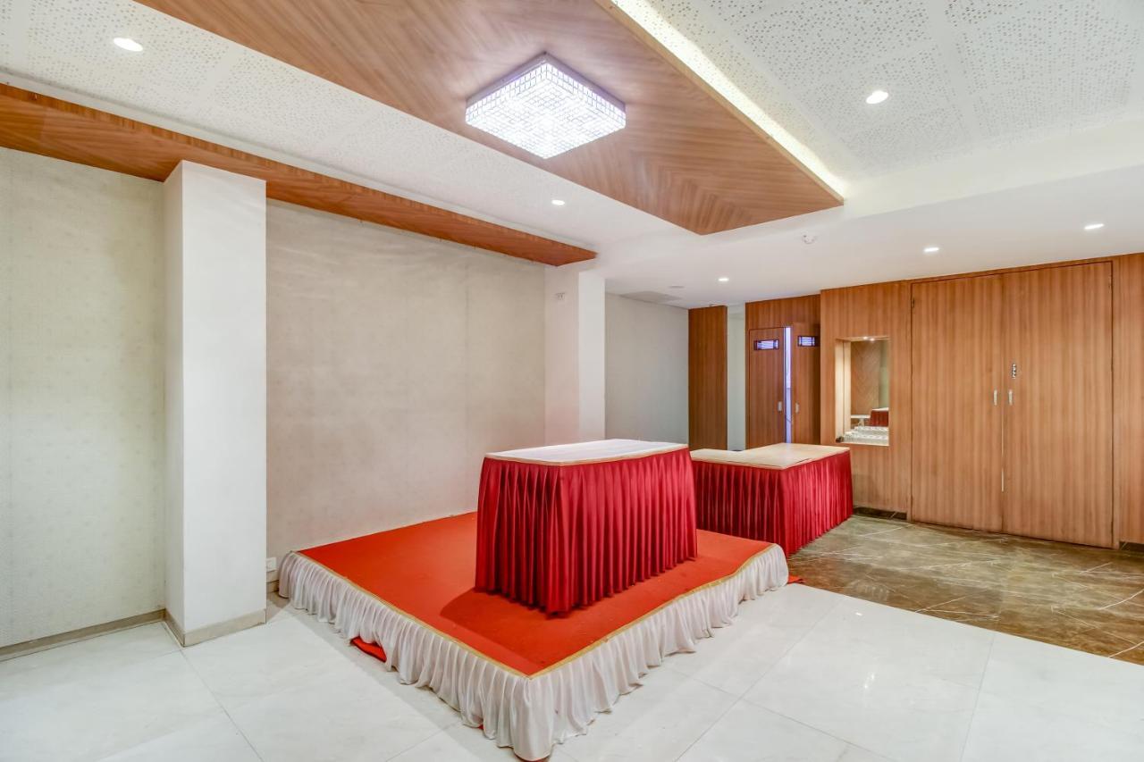 Grand Mookambika Hotel Navi Mumbai Buitenkant foto