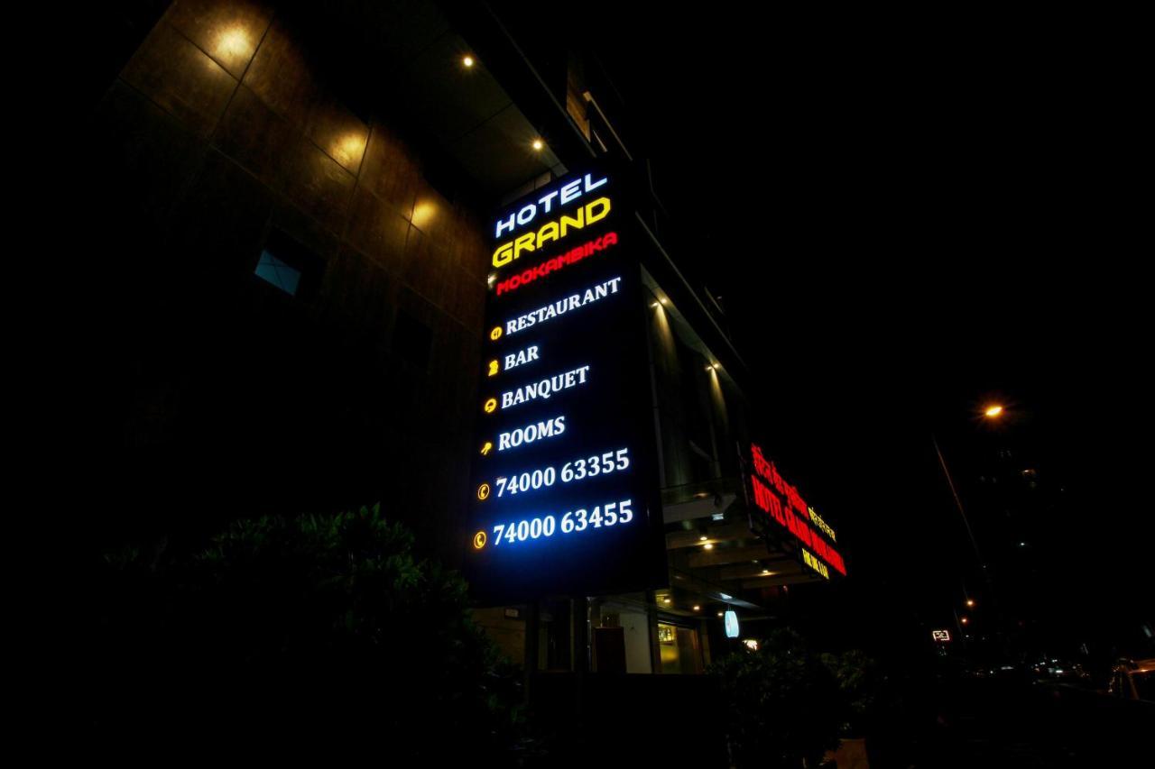 Grand Mookambika Hotel Navi Mumbai Buitenkant foto