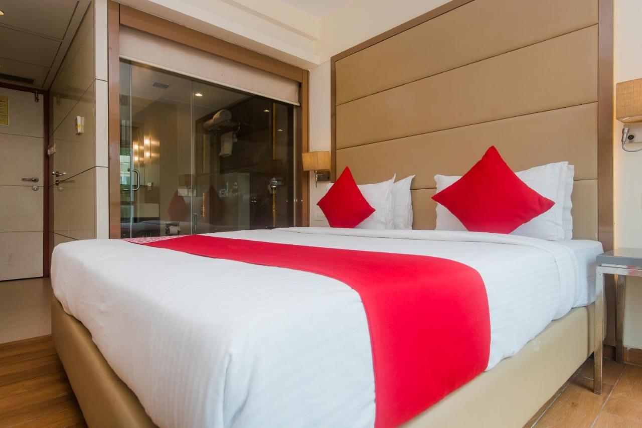 Grand Mookambika Hotel Navi Mumbai Buitenkant foto