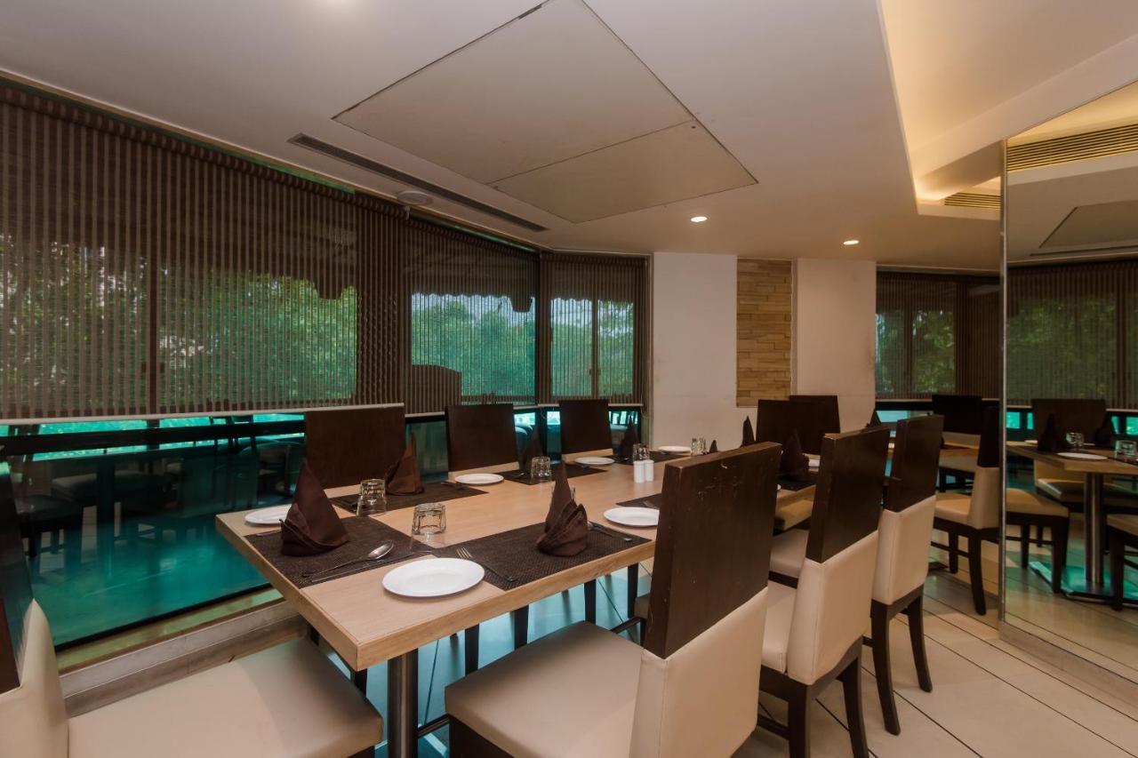 Grand Mookambika Hotel Navi Mumbai Buitenkant foto